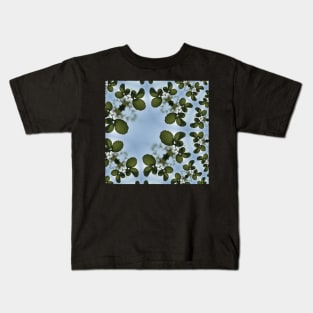 LEAVES TO THE SUN Kids T-Shirt